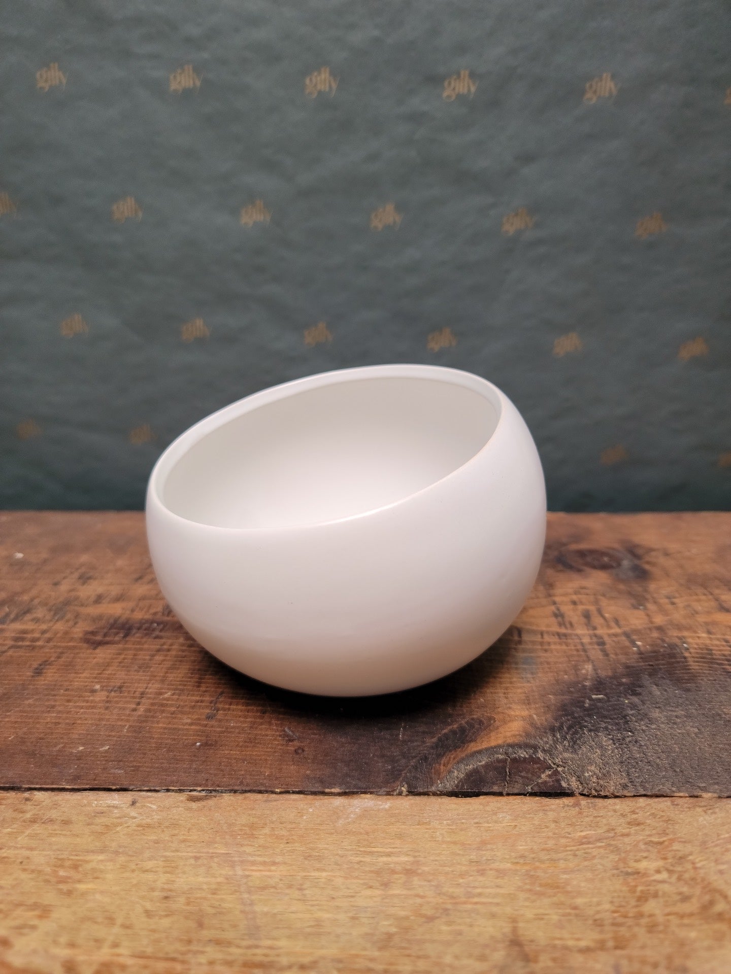 Ceramic Matte White Round Slant Planter
