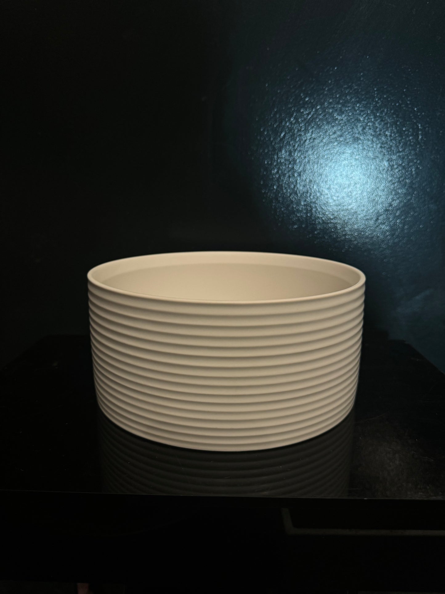 White ribbed low planter